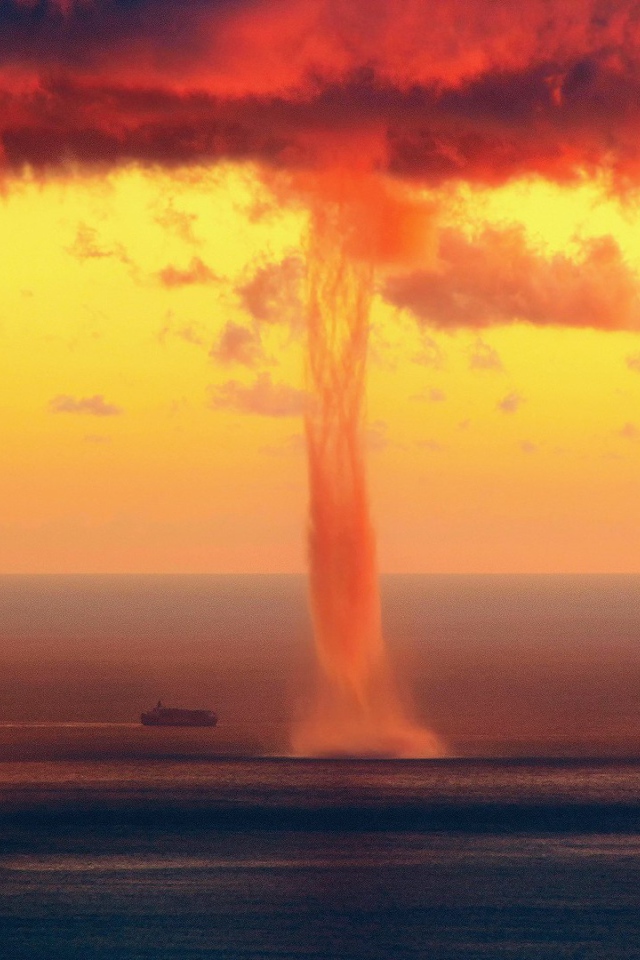 Торнадо в море