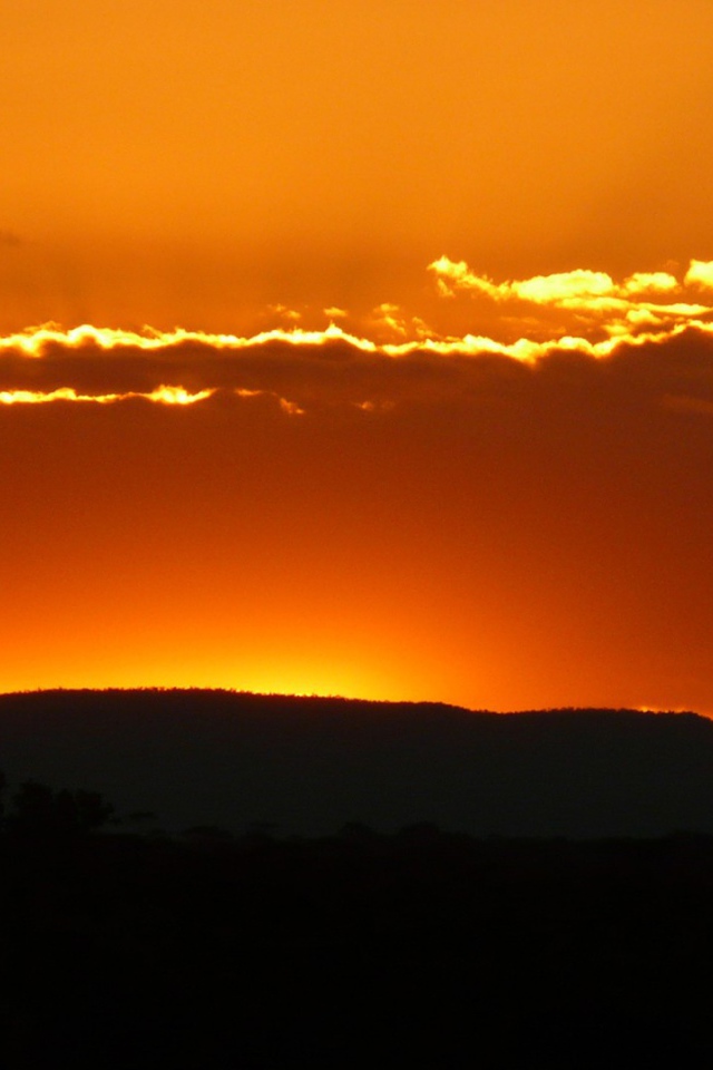 Горящие облака во время заката