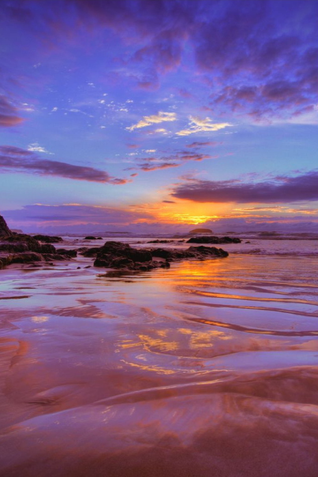 Красная вода на закате