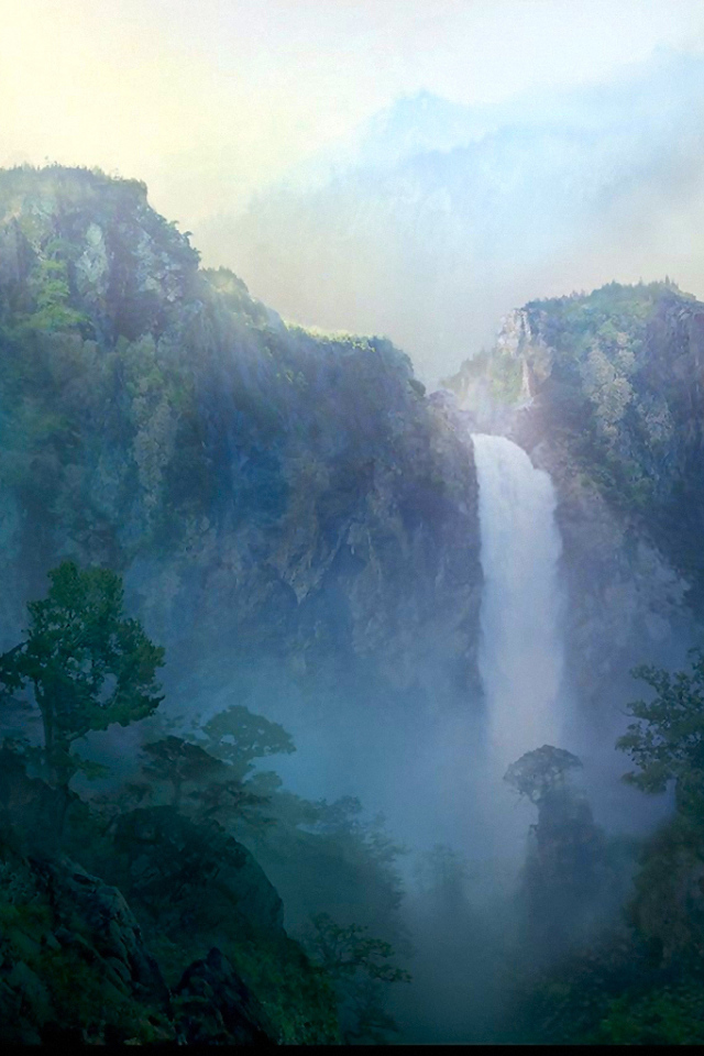 Водопад в ущелье гор