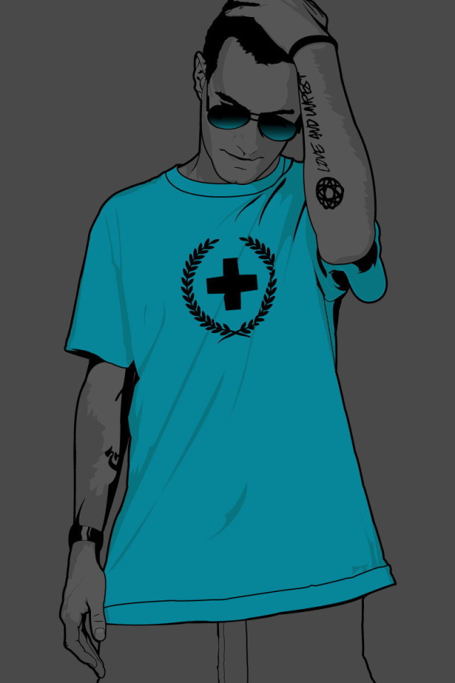 Человек с крестом на футболке