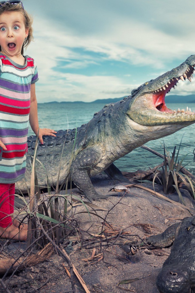 Девочка среди крокодилов