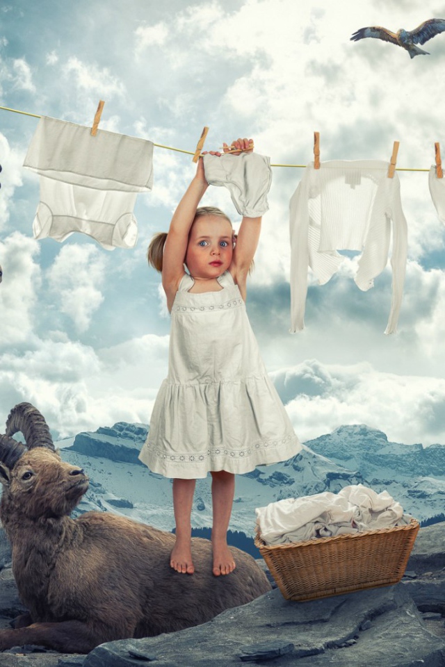 Девочка занялась стиркой