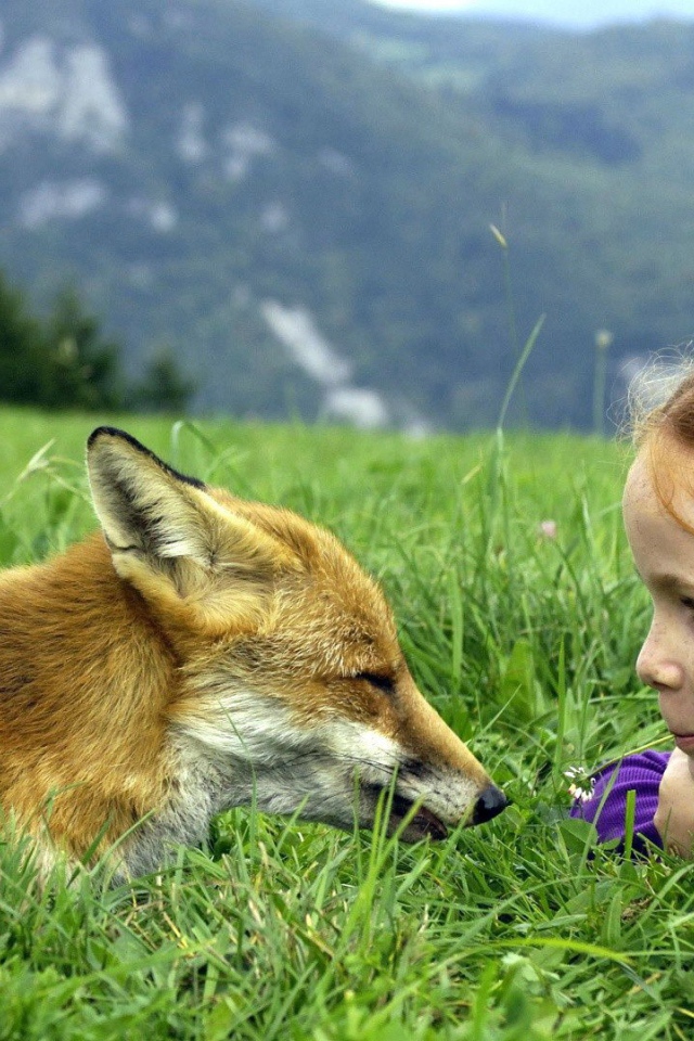 Девочка и лисёнок