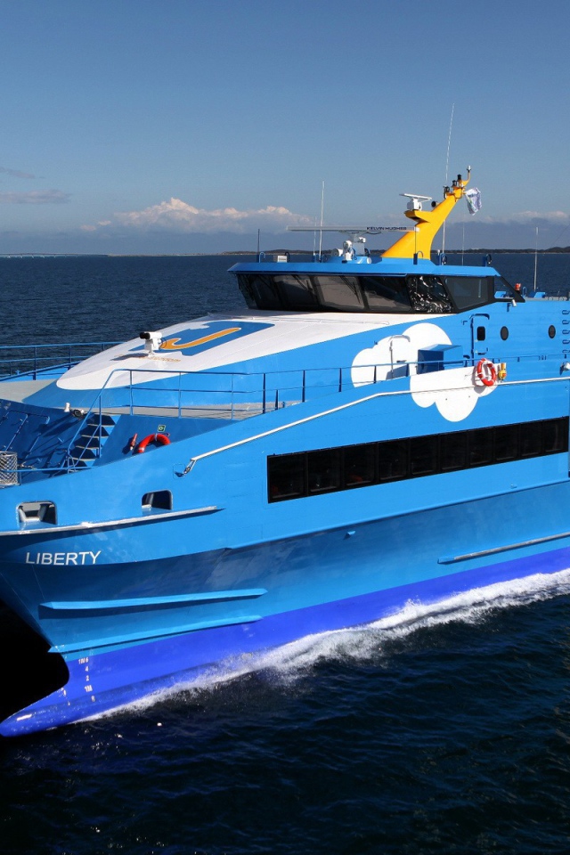 Голубая яхта Либерти