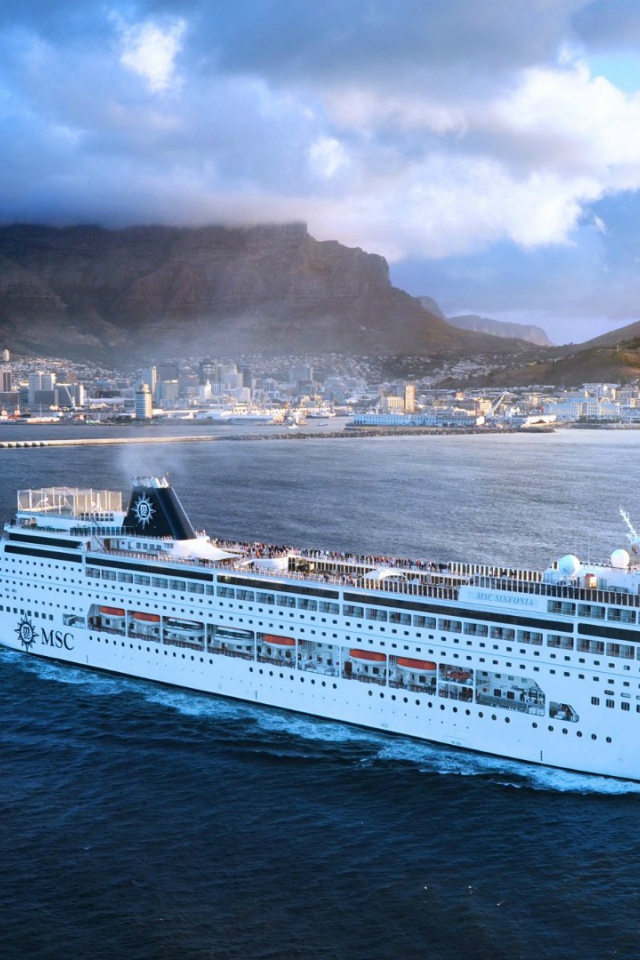 Круизный лайнер MSC Sinfonia