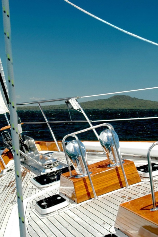 Палуба парусной яхты