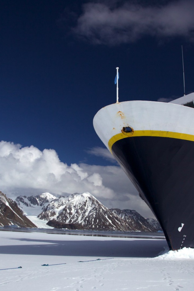 Экспедиционное судно National Geographic Explorer