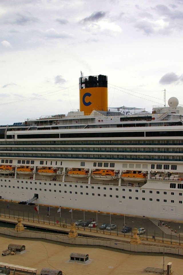 Итальянский корабль Коста Пасифика