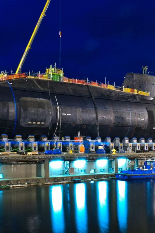 Атомная подводная лодка в доке