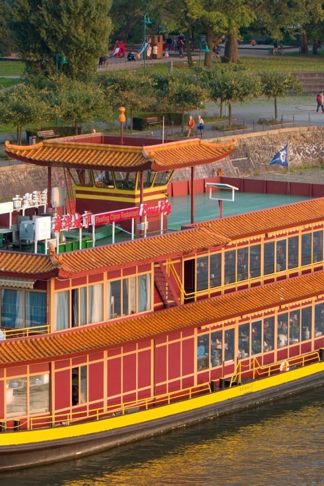 Прогулочный корабль в Китае