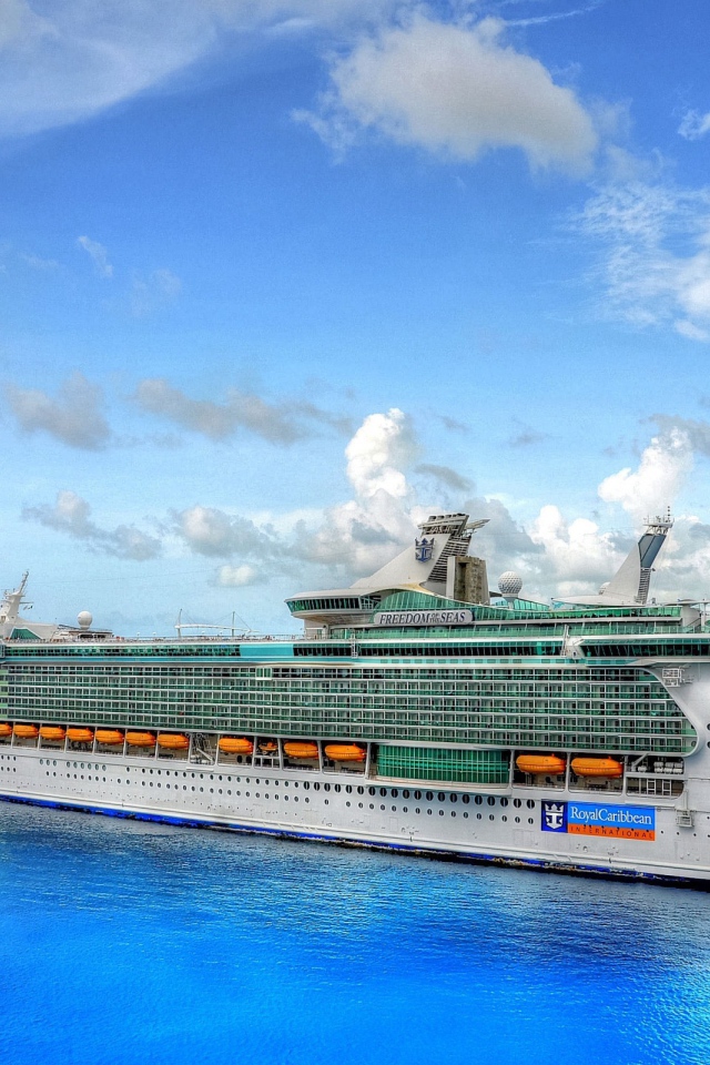 Королевский круизный лайнер на Карибах