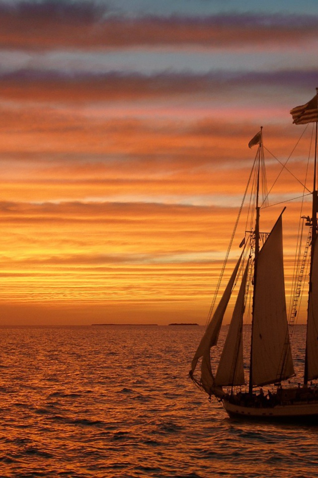 Парусник под флагом США