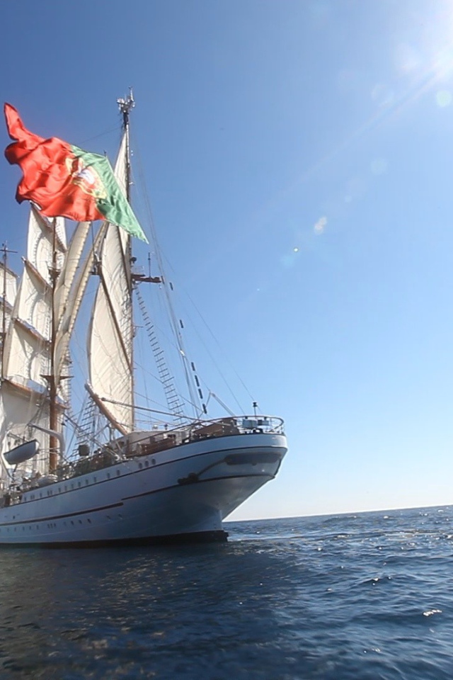 Sailing under the flag of Portugal