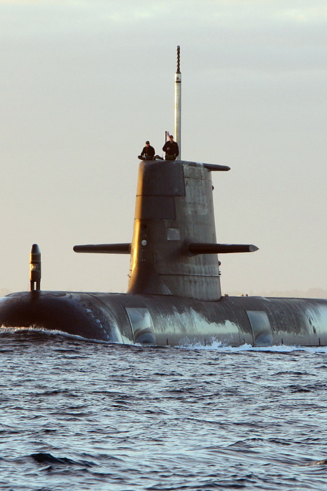 Подводная лодка всплыла из глубины