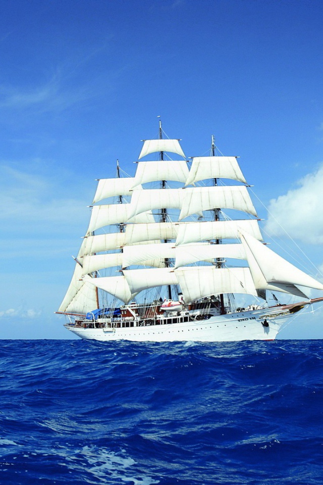 Трехмачтовый парусный корабль