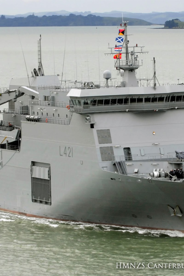 Военный корабль в Новой Зеландии