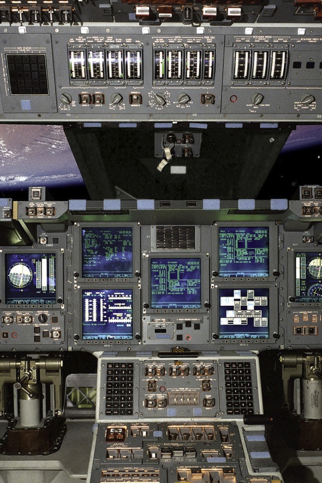 Панель приборов капитана на космическом корабле