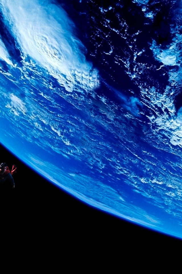 Супермен облетает Землю