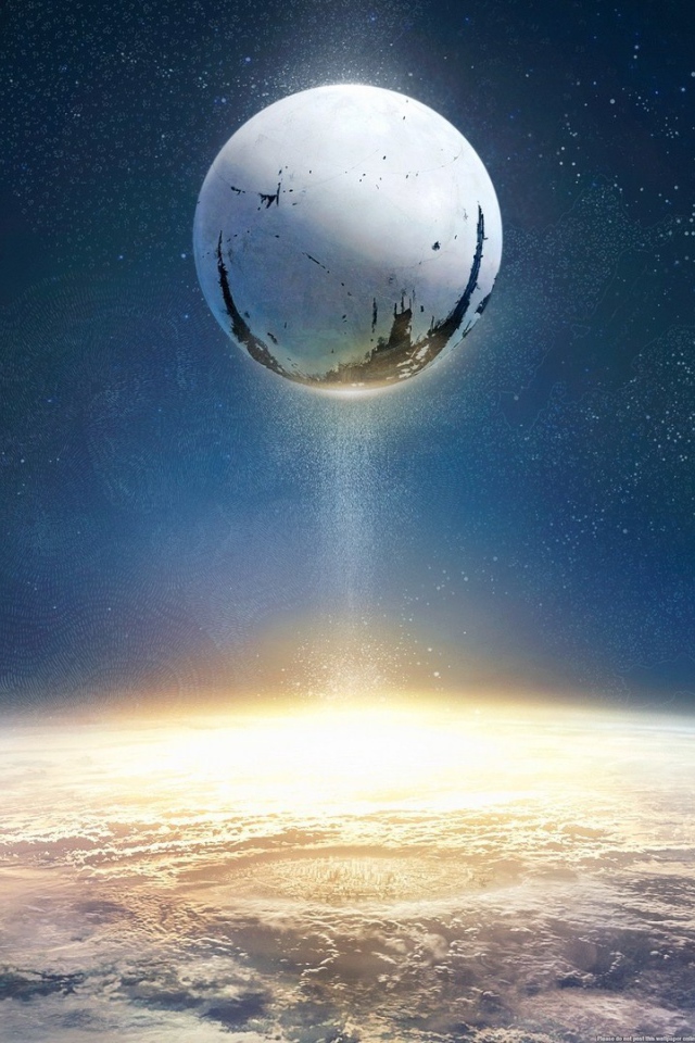 Белый спутник над планетой