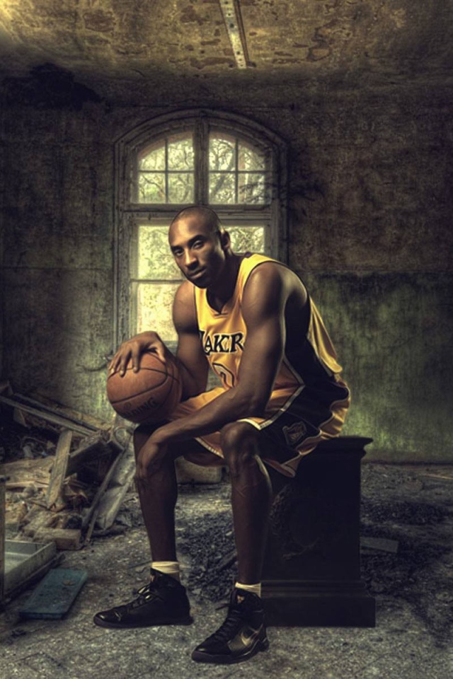 Баскетболист в заброшенном доме