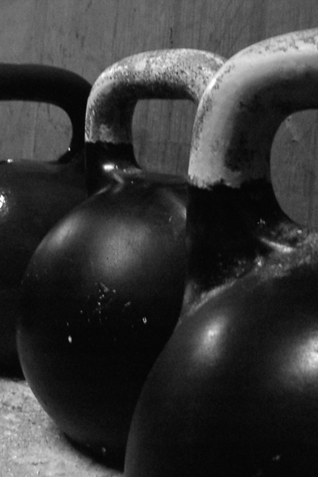 Гири в спортзале