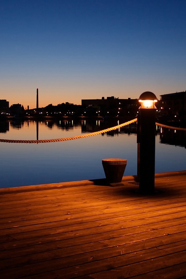 Вечерняя набережная в Финляндии