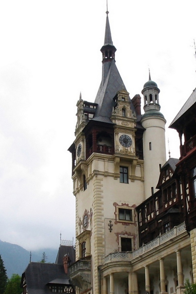 Замок Пелес в Румынии