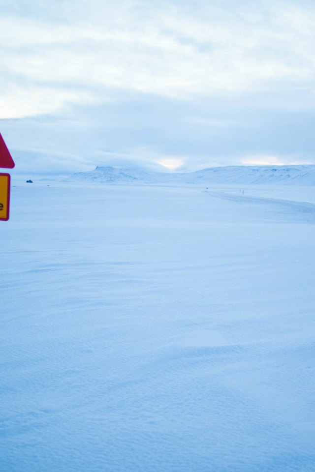 Дорожный знак в Исландии