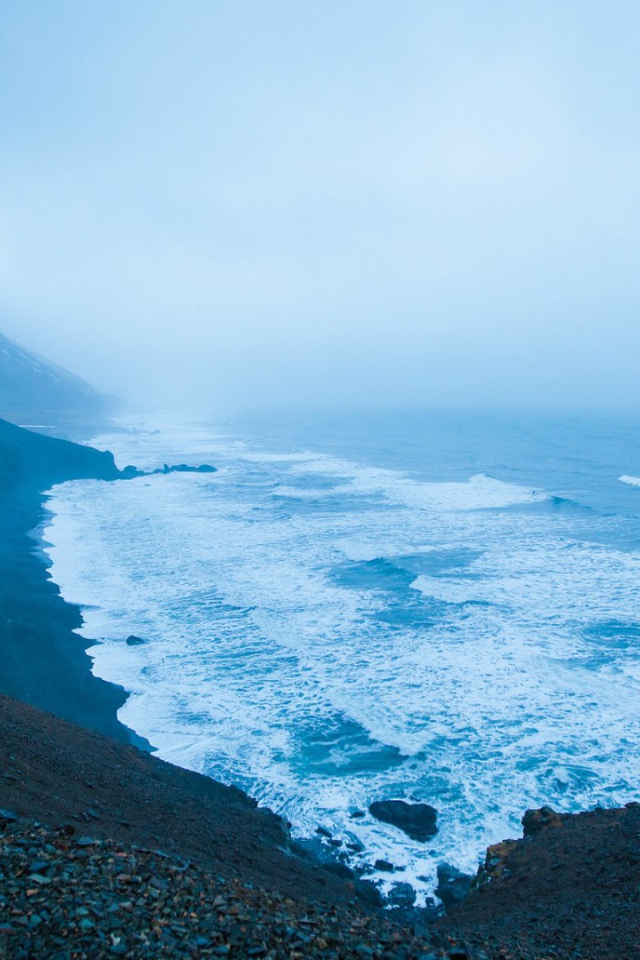 Берег моря в Исландии