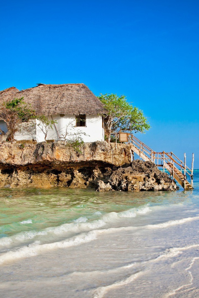 Дом на скале в Кении