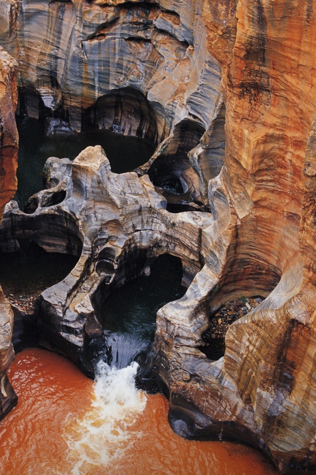 Река в каньоне в Африке