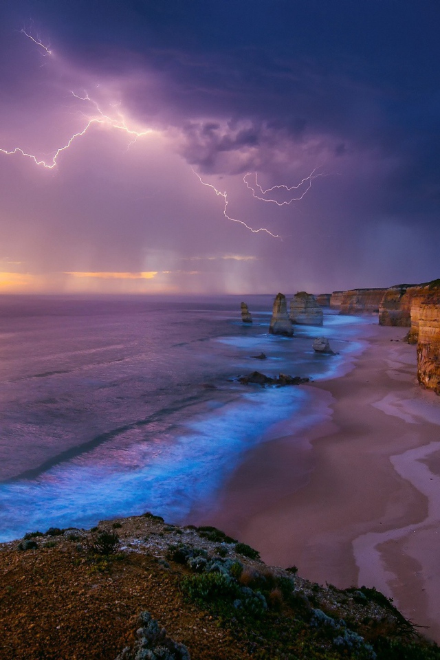 Гроза над морем в Австралии