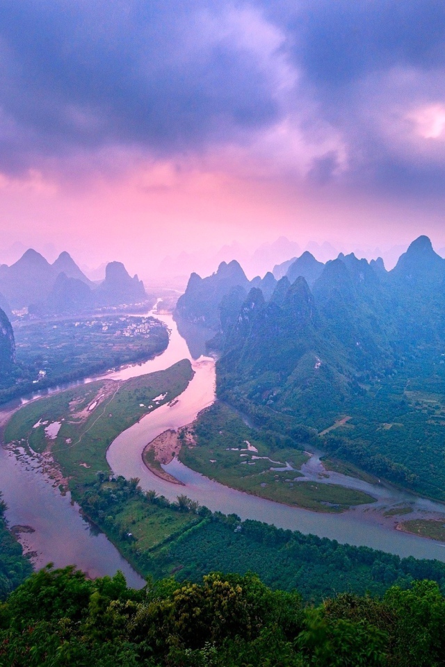 Изгибы реки в горах Китая