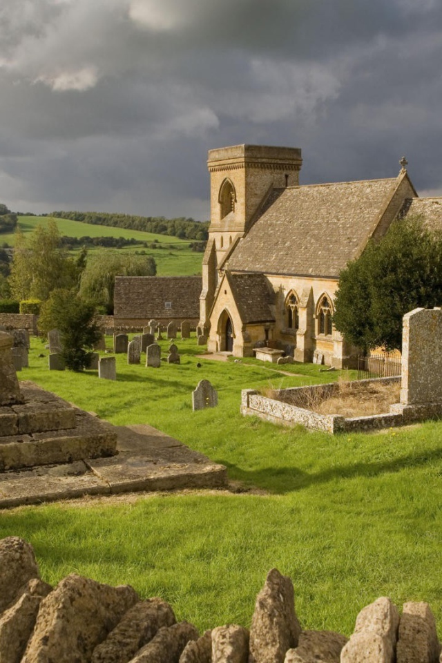 Старинное кладбище в Англии
