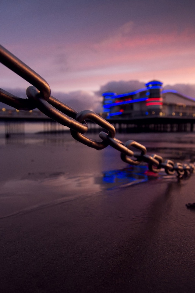 Цепь ограждения на пляже, Англия