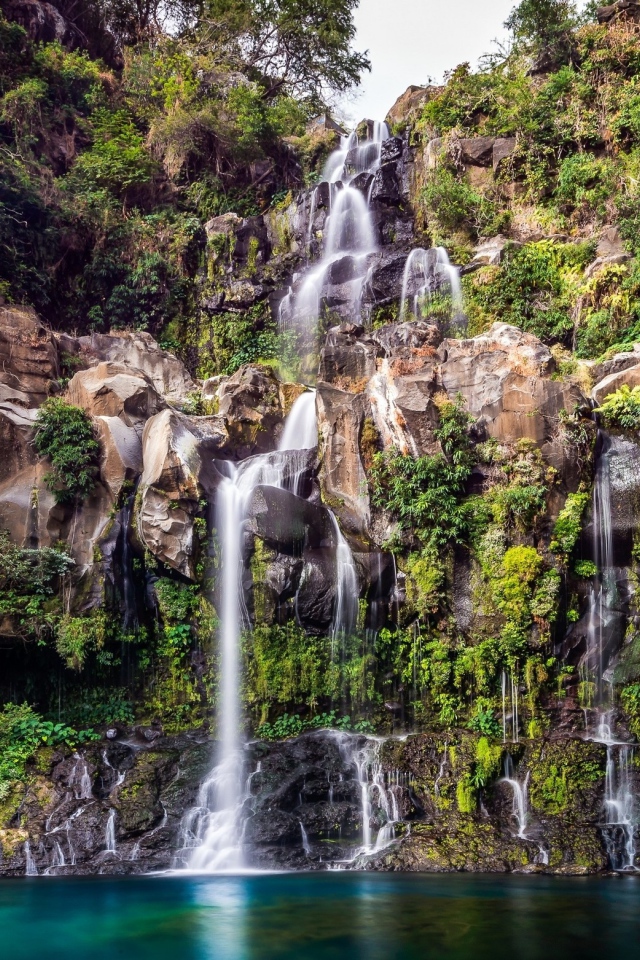Водопад на скале, Франция