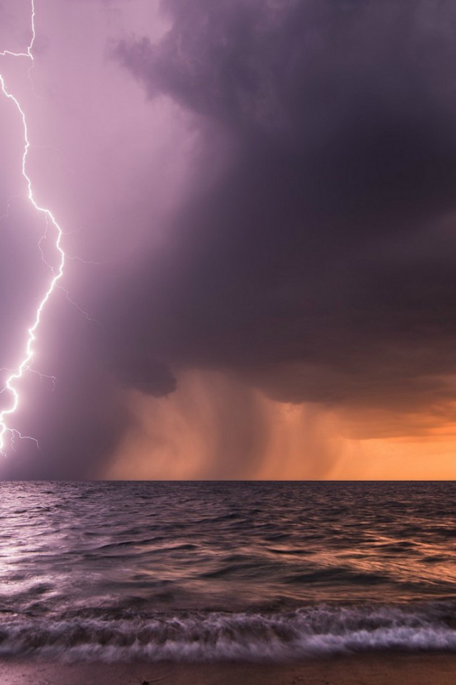 Буря в Патрах, Греция