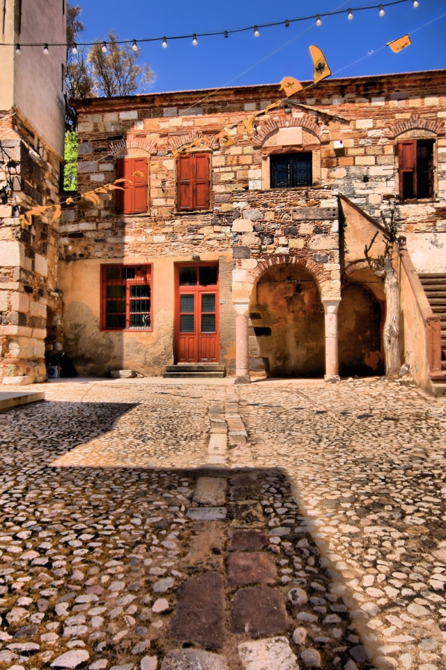 Старинный дворик на Хиосе, Греция