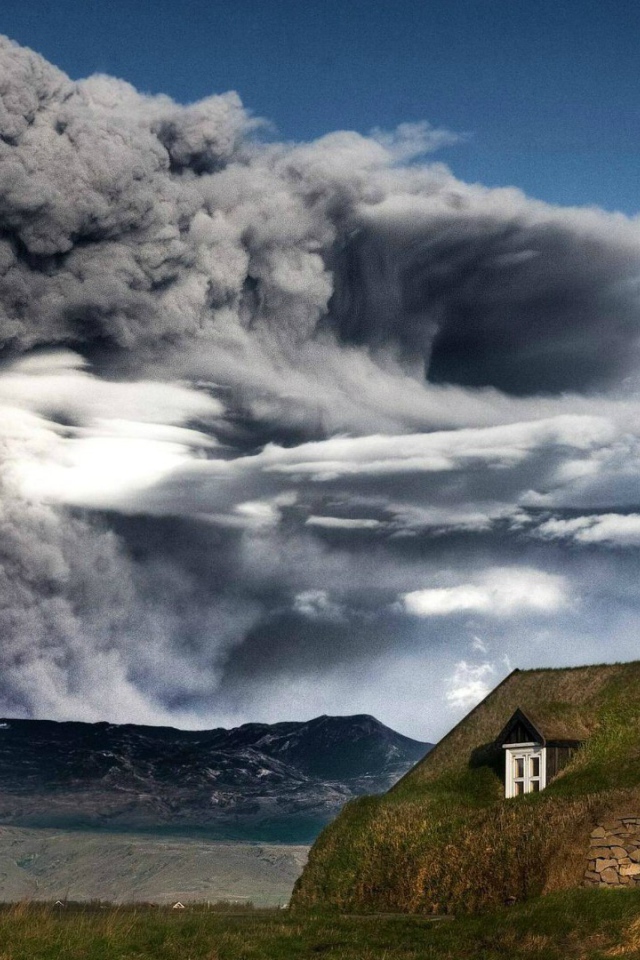 Вулкан Эйяфьятлайокудль в Исландии