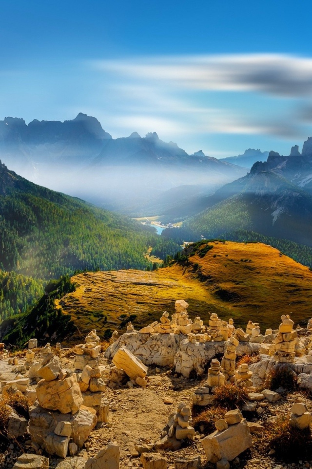 Каменистая местность в Альпах, Италия