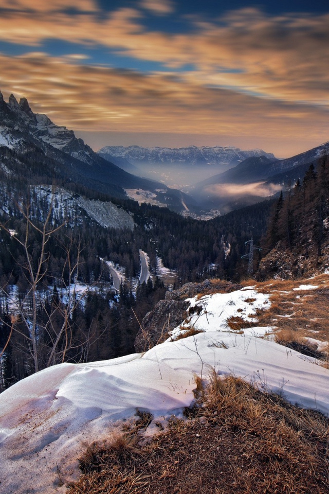 Зимняя горная долина в Италии