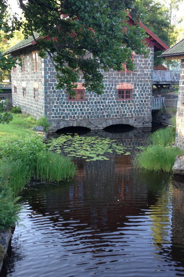 Дома на реке, Швеция