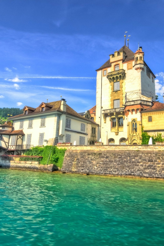 Старинный дом на набережной, Швейцария