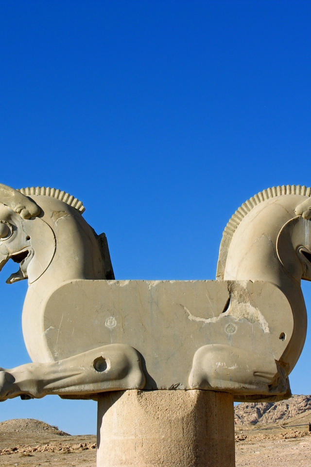 Древняя скульптура в Иране