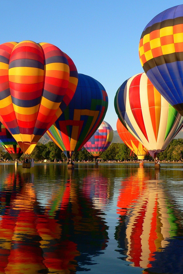 Воздушные шары на озере, Колорадо США