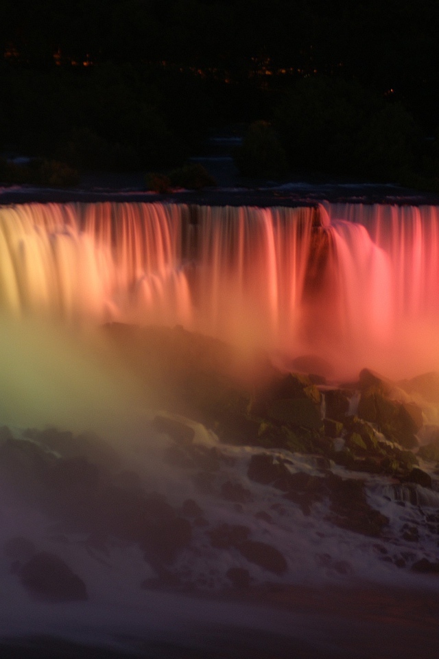Подсветка зимнего Ниагарского водопада