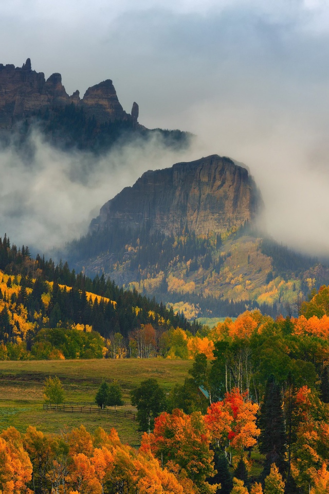 Горы в тумане, Колорадо США