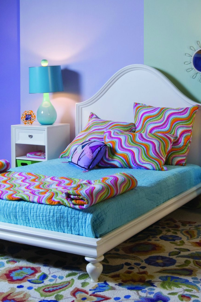 Синяя спальня с узорами