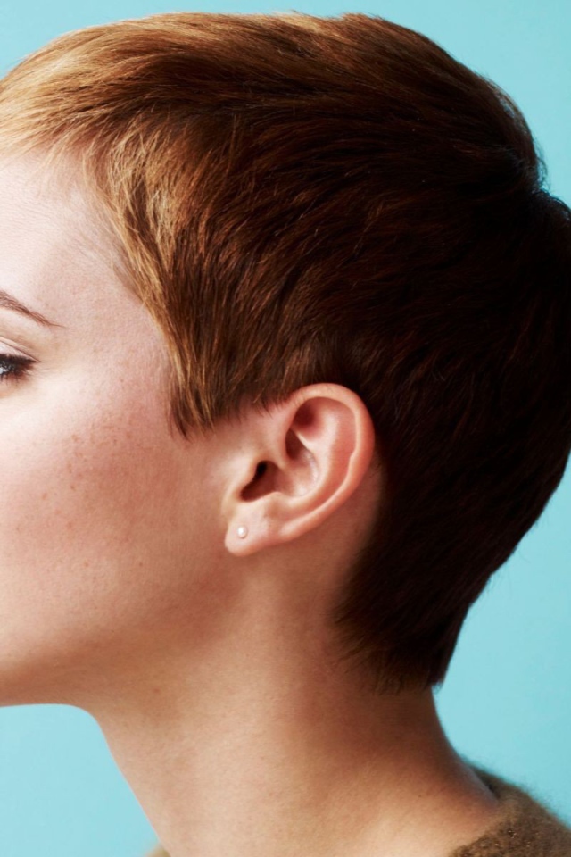 Эмма Уотсон с короткой стрижкой